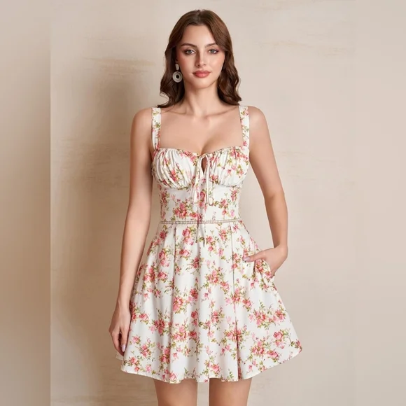 Chic Floral Mini Dress in Pink and Cream - Picture 2 of 6